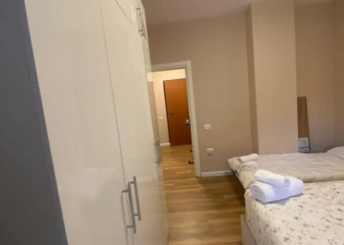 アパート Aurora ティラナ